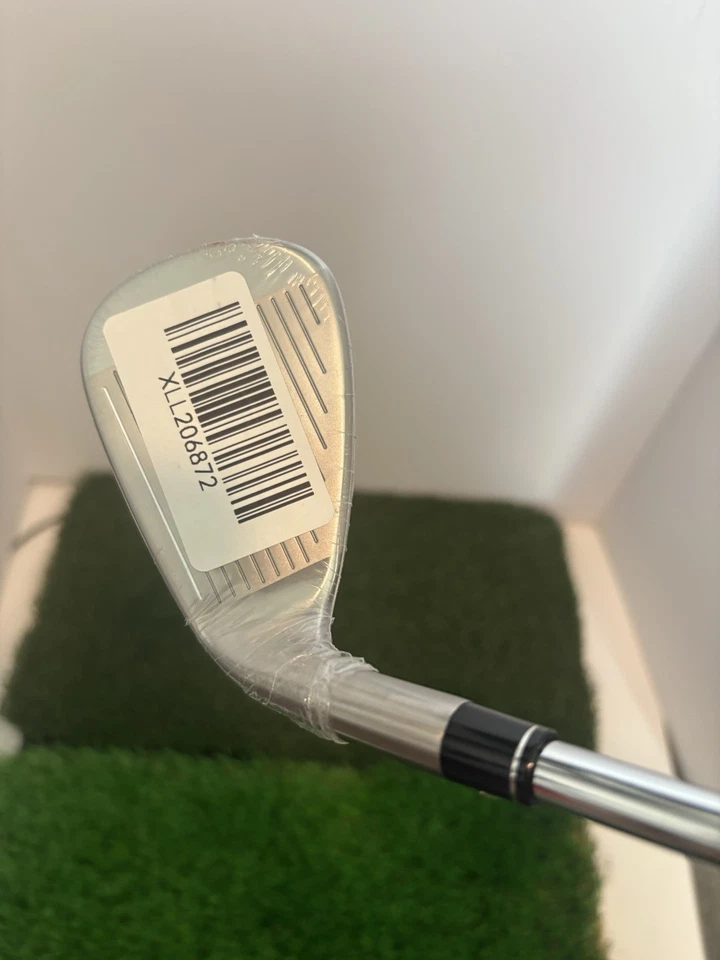 NEW TaylorMade M4 Pitching Wedge / KBS MAX Regular Flex Steel Shaft - Image 3 of 4