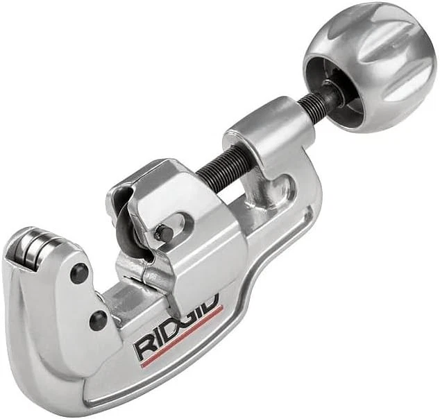 Reusable Tubing Cutter with Smooth Bearing Action - Perfect for Professionals - Image 4 of 4