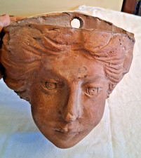 ANTICO VASO DA PARETE CON VISO DI DONNA SCOLPITO IN TERRACOTTA VEDI DESCR. E FOT
