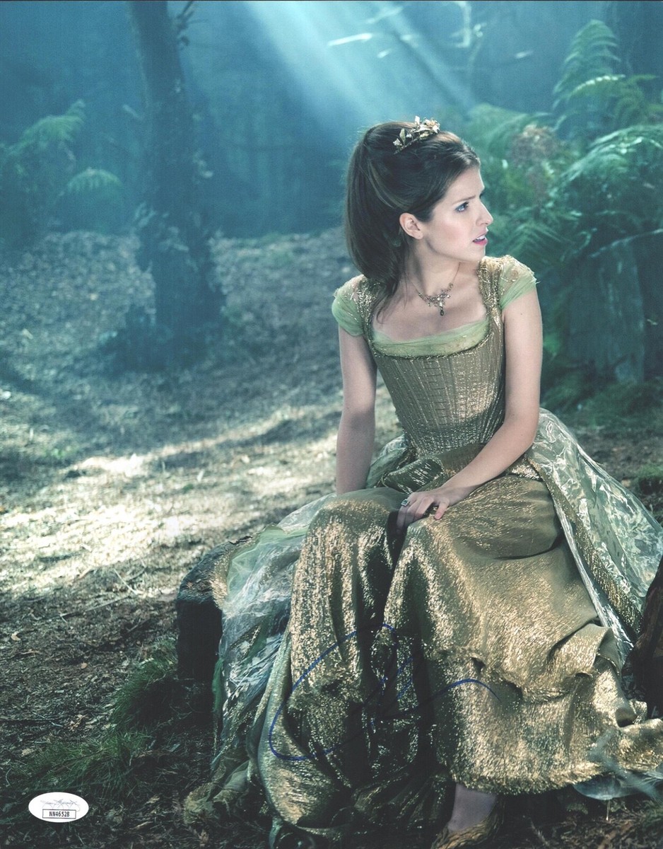 ANNA KENDRICK Signed 11x14 INTO THE WOODS Photo Authentic