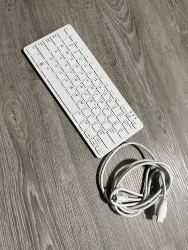 Raspberry Pi 400 Keyboard PC / Works ! No Accessories... Apart From Mini HDMI