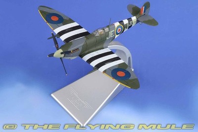 Corgi 1:72 Spitfire Mk IX RAF No.127 (Canadian) Wing Johnnie