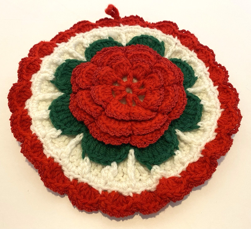 VTG Red/Green/White Handcrafted Crochet/Knit Flower/Rose Potholder/Trivet