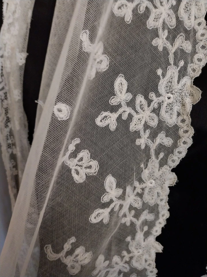 Lot ancien de 4 dentelle tulle brodé. Dimensions dans le descriptif  - Photo 4/4