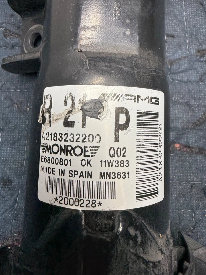 Mercedes-Benz CLS63 W218 Front Right Side Shock Absorber Strut 2012 - 2018 OEM - Image 3 of 4