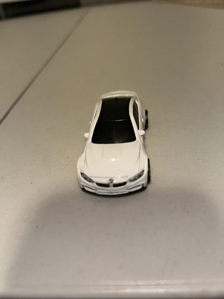 Hot Wheels BMW M4 carro de brinquedo branco fundido solto preto janelas trapézio 2014 - Imagem 2 de 4