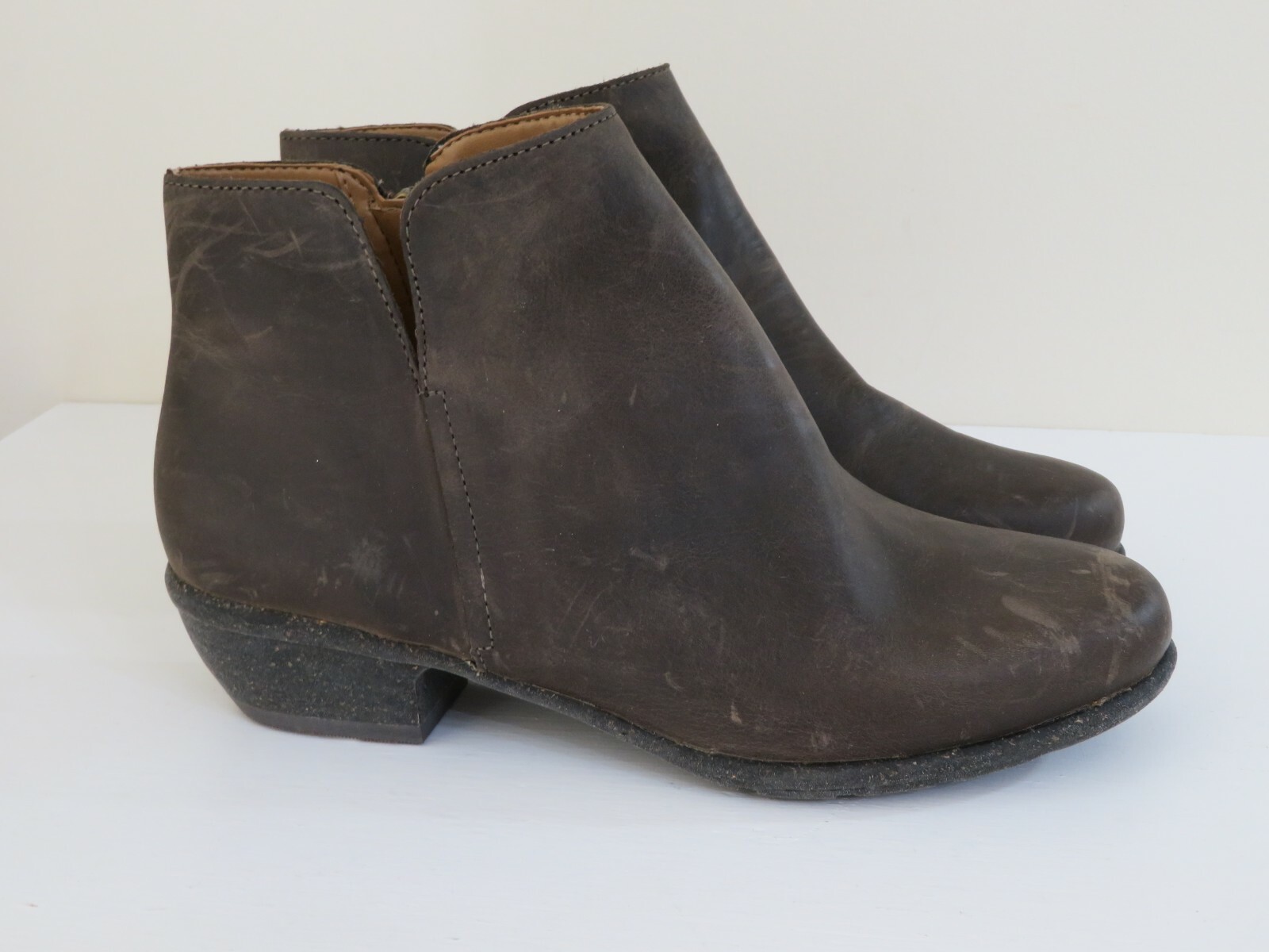 CLARKS UNSTRUCTURED BROWN LEATHER ANKLE 