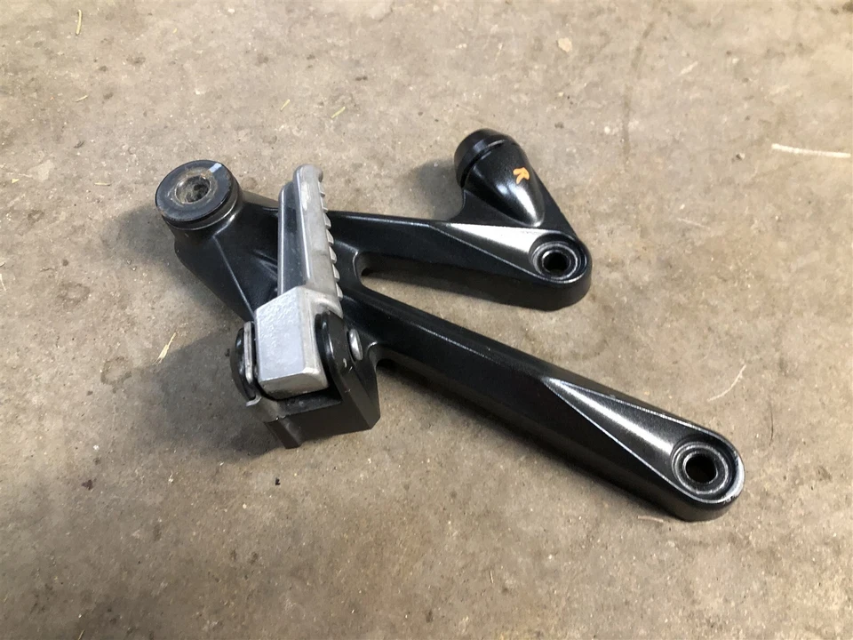 Kawasaki Ninja ZX14 ZX 14 06 07 2006 2007 OEM правая задняя пассажирская опора для ног - Изображение 2 из 3