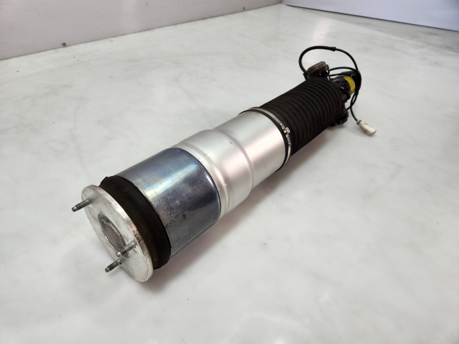 ✅ FOR 10-14 Rolls-Royce Ghost RR4 Rear Driver Side Air Suspension Shock Absorber