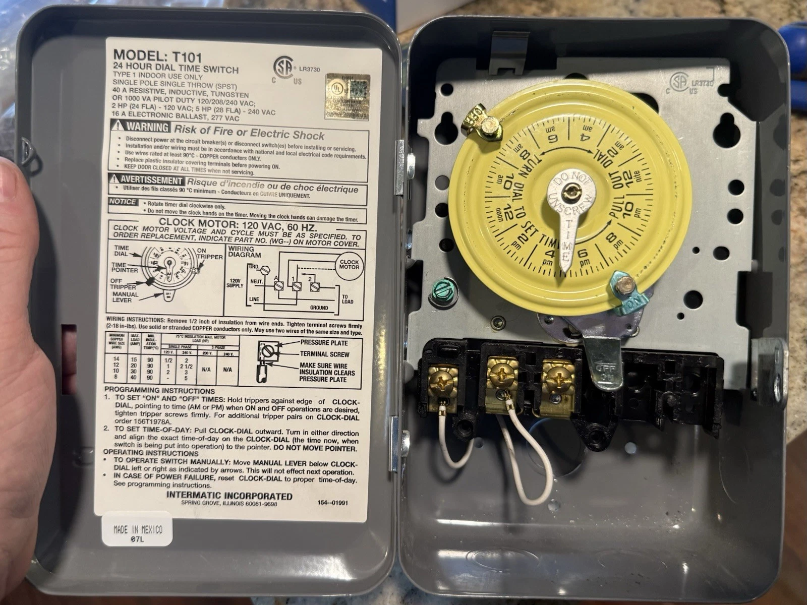 Intermatic T101 24 hour Mechanical Pool Timer Switch - w/ Enclosure & Tripper