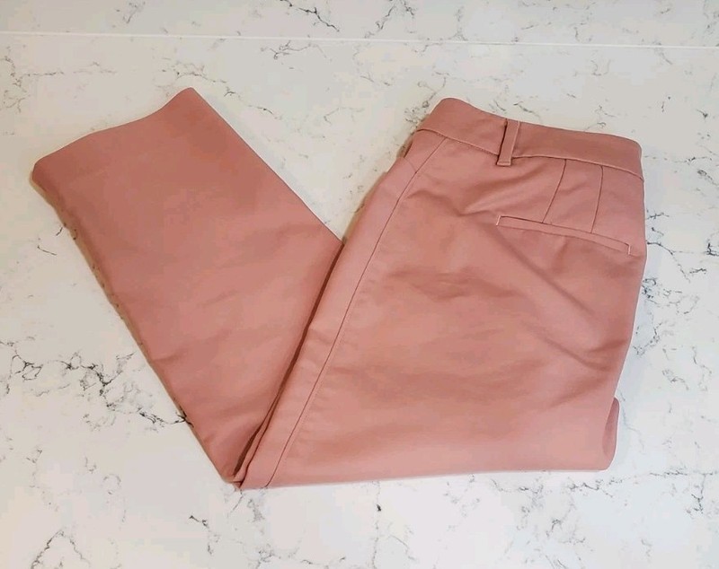 WHBM White House Black Market Perfect Form Straight Crop Pink  SZ 0