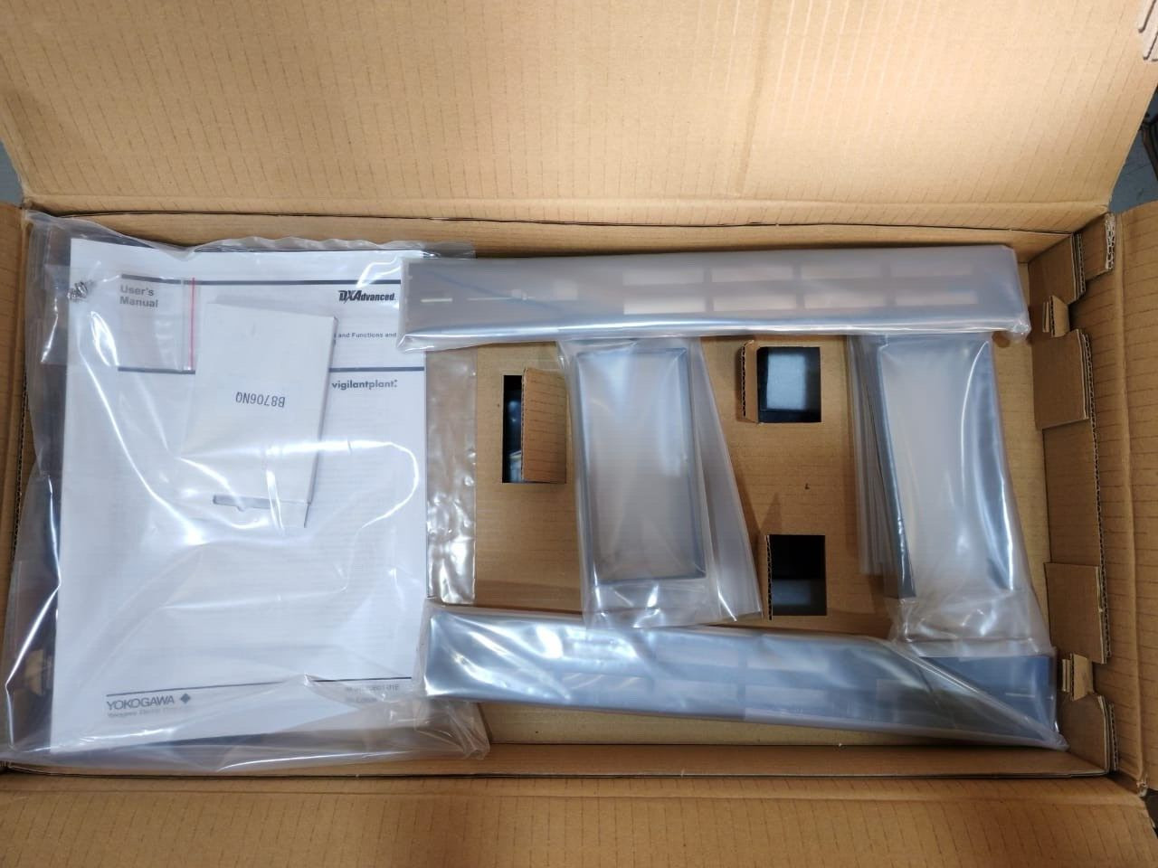 Yokogawa DX364-1-4-2 Yokogawa DX364-1-4-2 Daqstation Chart Recorder 100-240V AC 50/60Hz 13