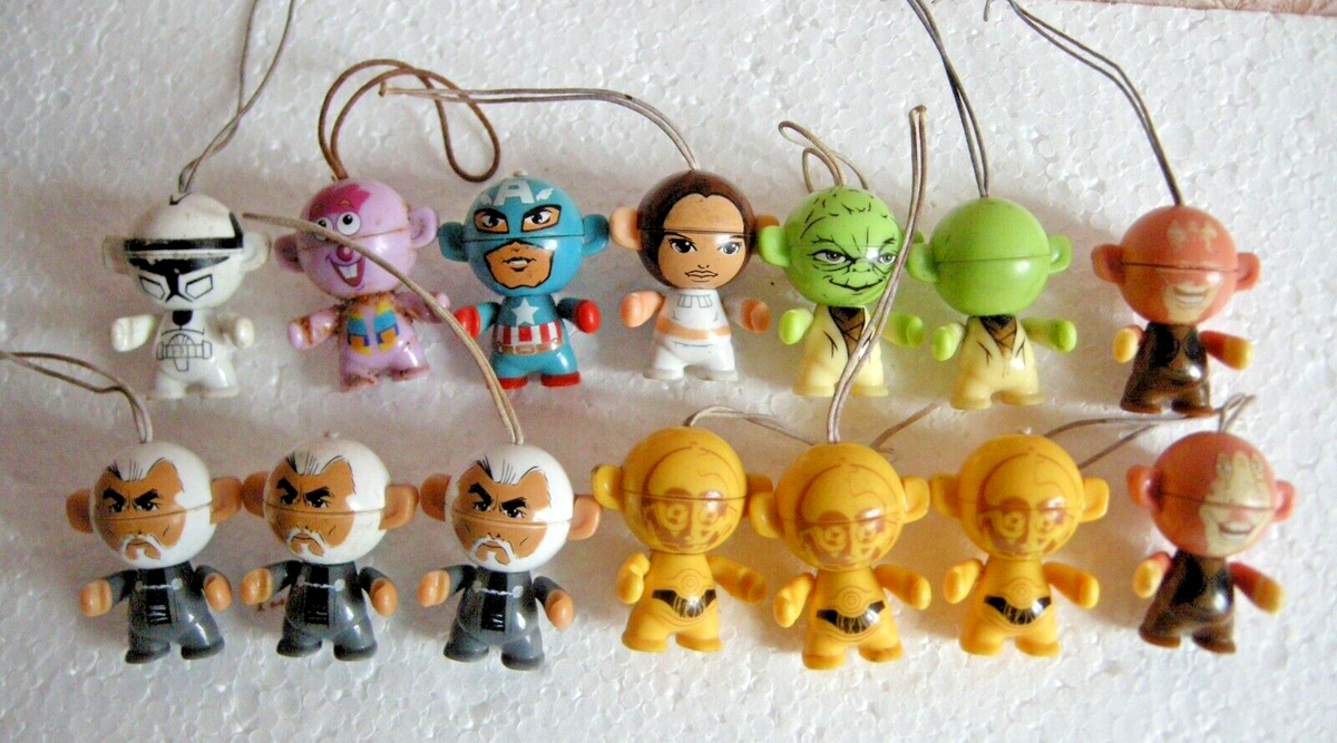 Lot 14 STAR WARS TWISTHEADS Dora KINDER SURPRISE FIGURES FIGURINES