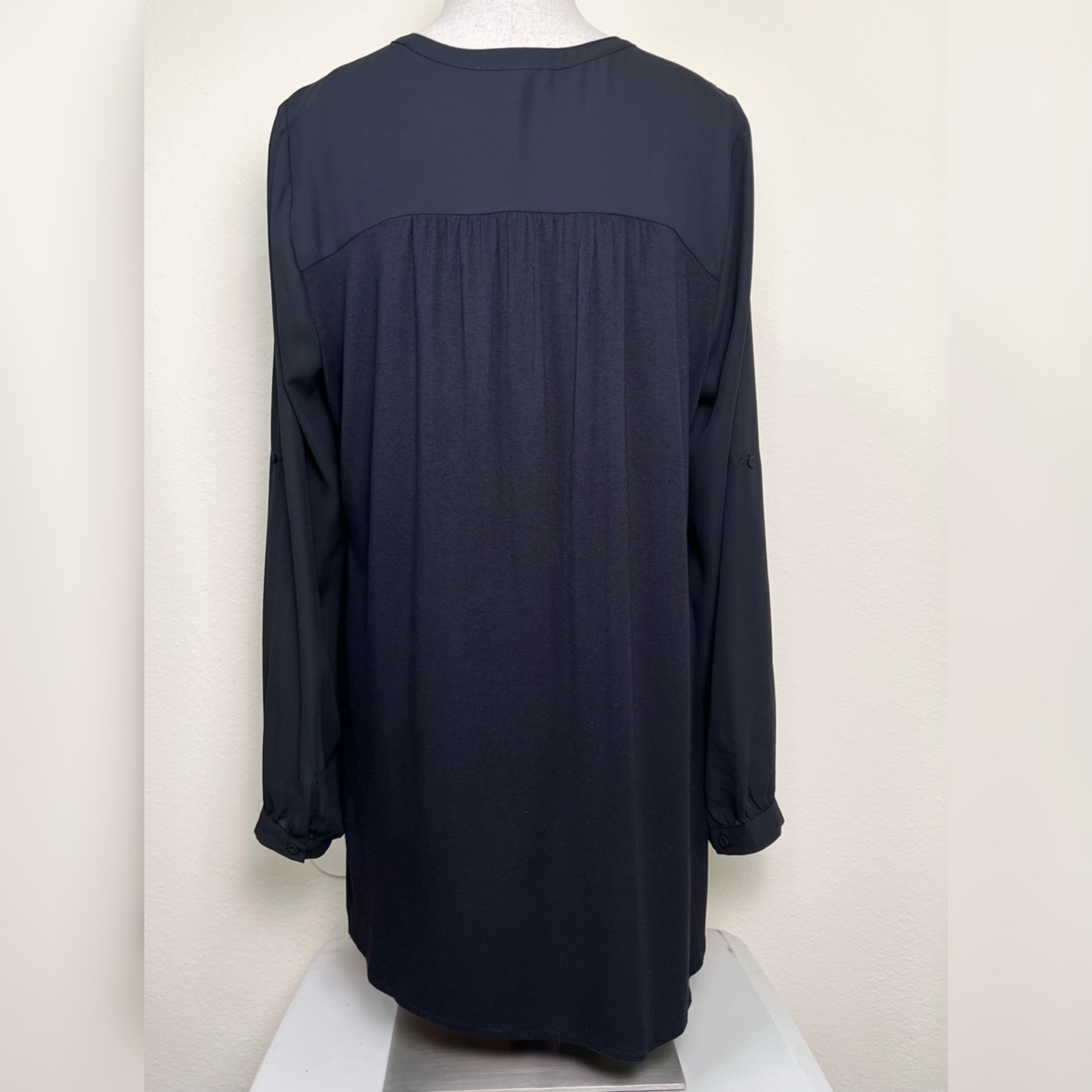 DR2 Black Splitneck Pleated Button Long Tunic Blo… - image 5