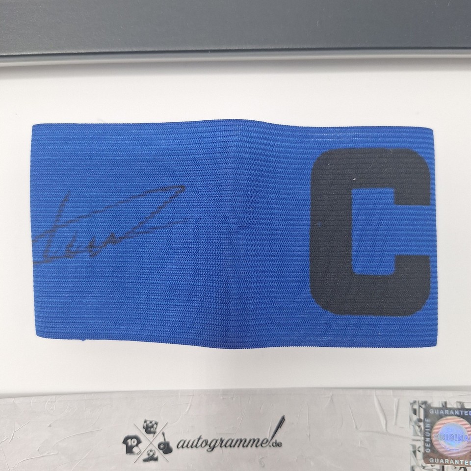 Captain's Armband Matthijs De Ligt Signed In Frame Manchester United ...