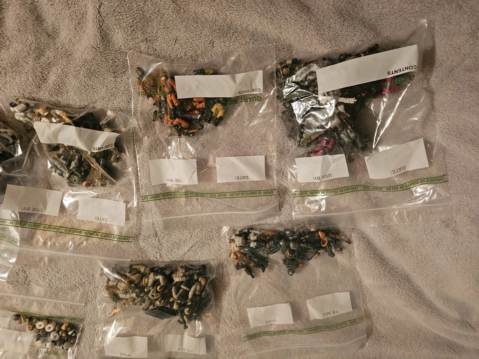 MEGA CONSTRUX & HALO LOT , 100+ PIECES AND FIGURES - Image 2 of 4