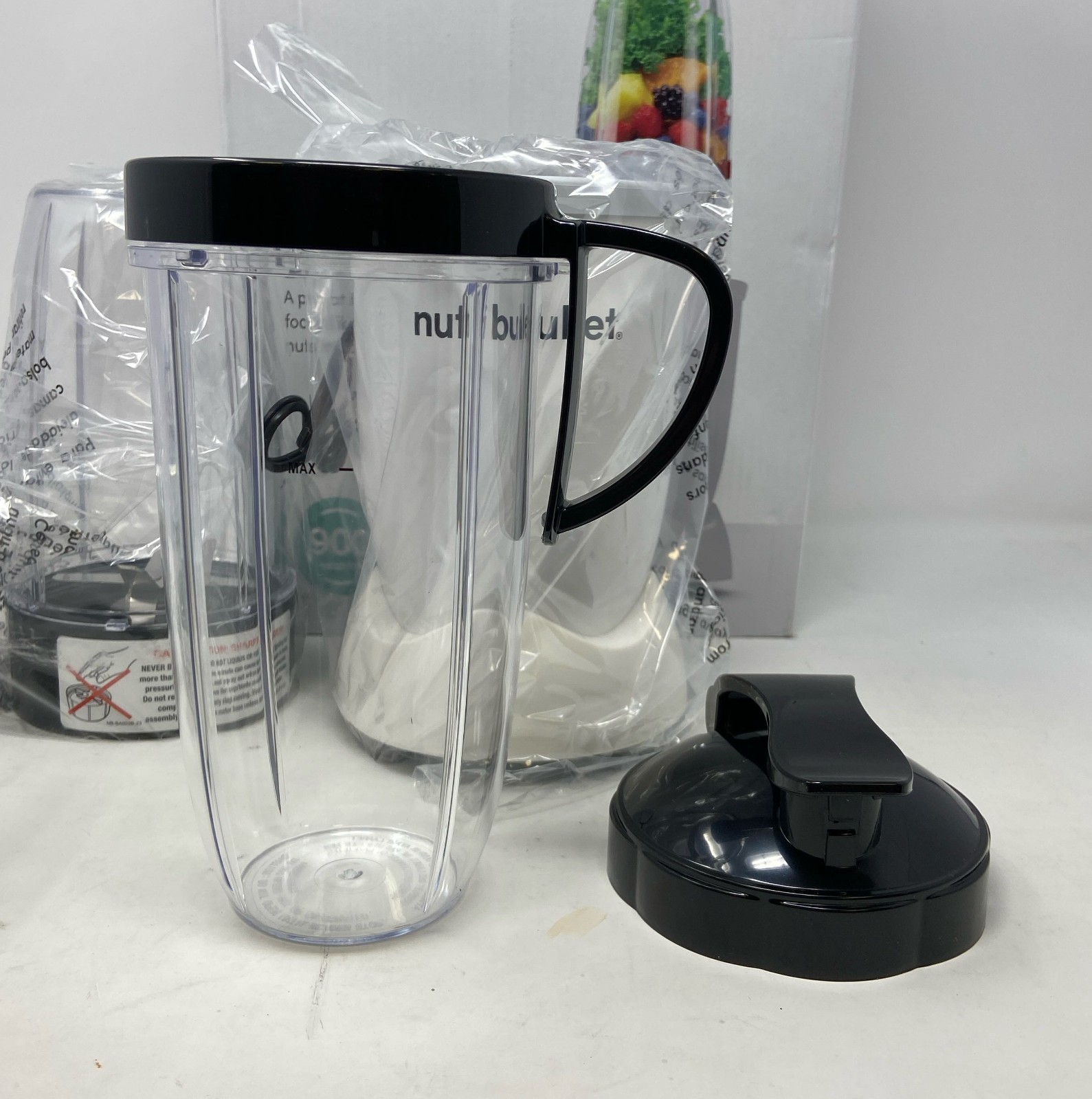 Nutribullet Blender NB-WL088D-23 White Blender 24oz Smoothies- White