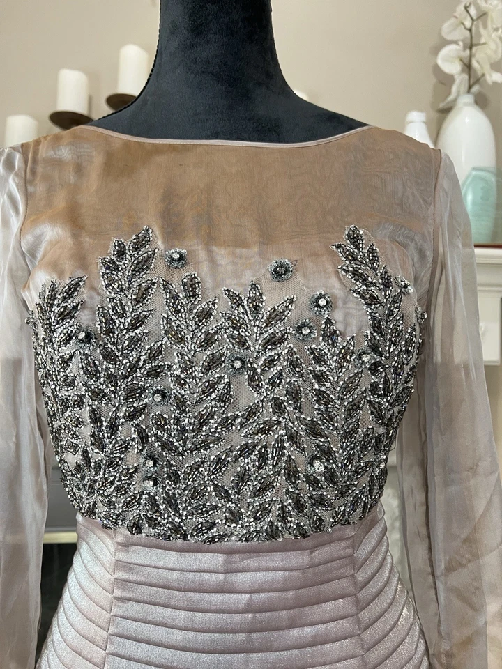 Vestido Vaina Kay Unger Seda Cuentas Talla 8 Taupe Metálico Etéreo Cóctel Fiesta Foto 3 de 4