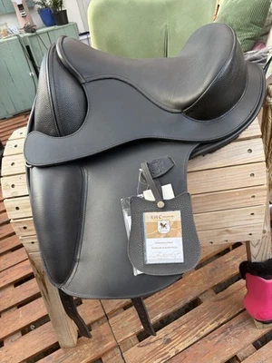 Barefoot Merlyn baumloser Dressursattel Kleinpferdesattel Gr 0 Schwarz, neuwer - Bild 1 von 3