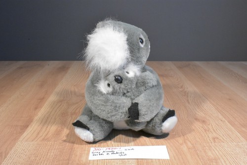 Koala gris y blanco con 2 bebés de felpa (310-1950-1) - Imagen 2 de 7