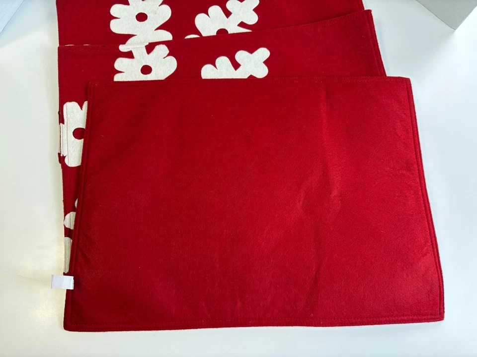 Unbranded Lot of 4 Placemats Red White Felt Snowflake Reversible Cheerful Rustic - Image 2 of 4