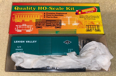 LV Lehigh Valley Green 40` Modern Boxcar Roundhouse Kit #01123 MINT NEW NOS