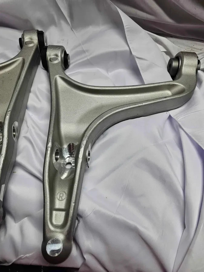 Lower Front Pair  Control Arm Fit 13-22 Maserati Quattroporte Ghibli 670107801