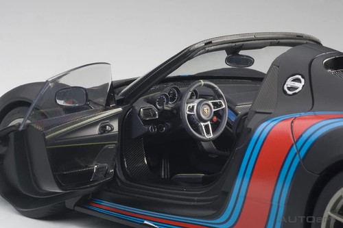 AUTOart 1/18 Porsche 918 Spyder Beissach Package Black/Martini Stripe - Picture 3 of 9