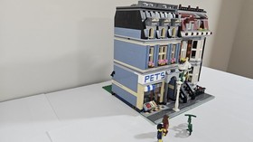 LEGO Creator Expert: Pet Shop (10218) Missing Pieces Listed In Description