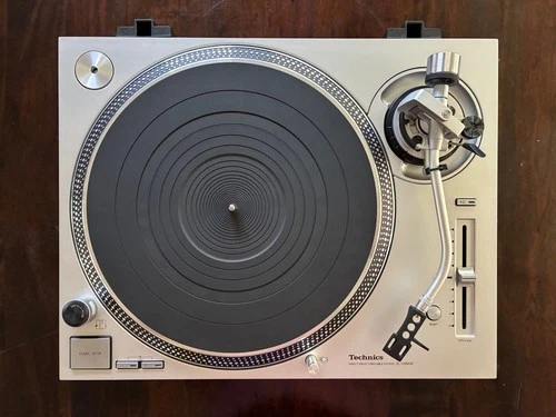 Technics SL-1200GR in MINT condition w/all original packaging + two headshells