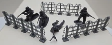 Lot of 4 Tim-mee Toys Processed Plastic Us Army Soldiers with Barbed Wire Fences