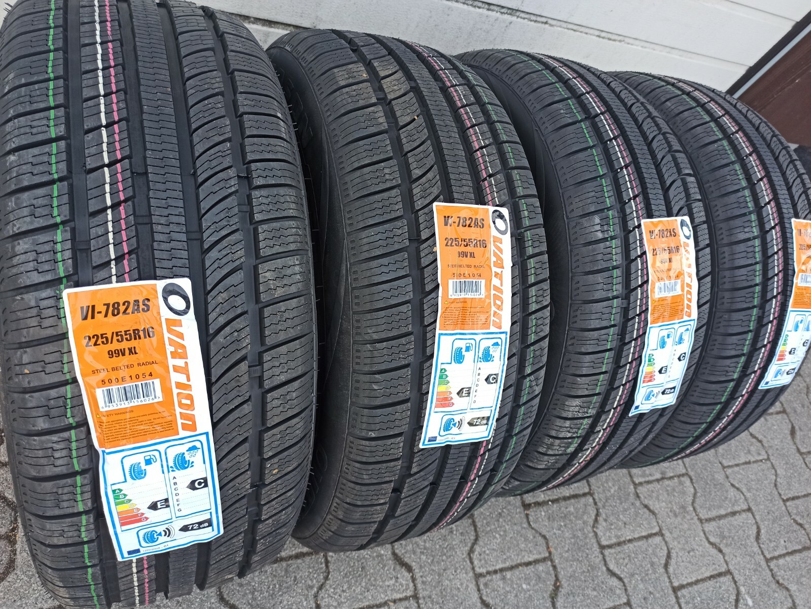 4-er Satz Ganzjahresreifen 225/55 R16 99V - Bild 3