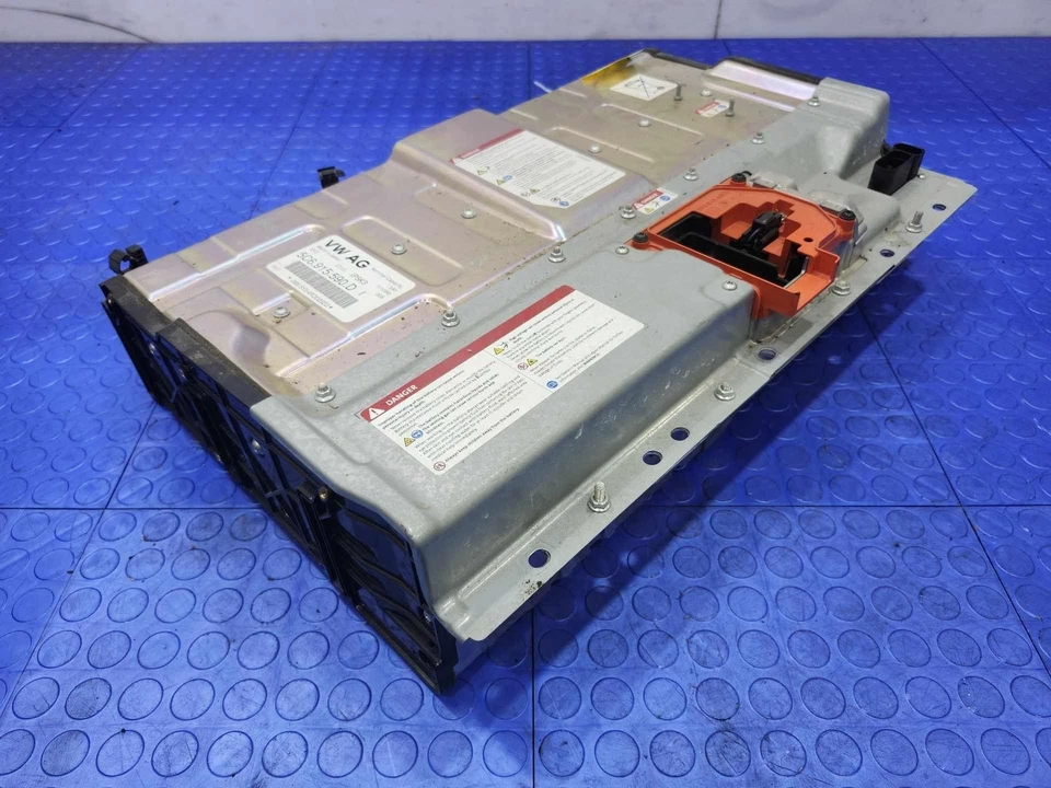 13-16 Volkswagen Jetta Hybrid Drive Motor Battery Pack Assembly OEM 5C6915590D - Image 2 of 4