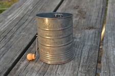 1930s BROMWELL'S 3 CUP FLOUR SIFTER WOOD HAND CRANK METALWARE KITCHEN HOME DECOR