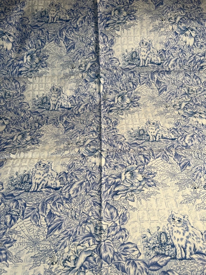 Tela RARA Willow Mews por Judy Sabanek RJR Moda Gato Azul Toile 24” L x 44” W Foto 2 de 4