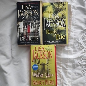LISA JACKSON New York Times Best Selling Aurthor 3 Book Collection
