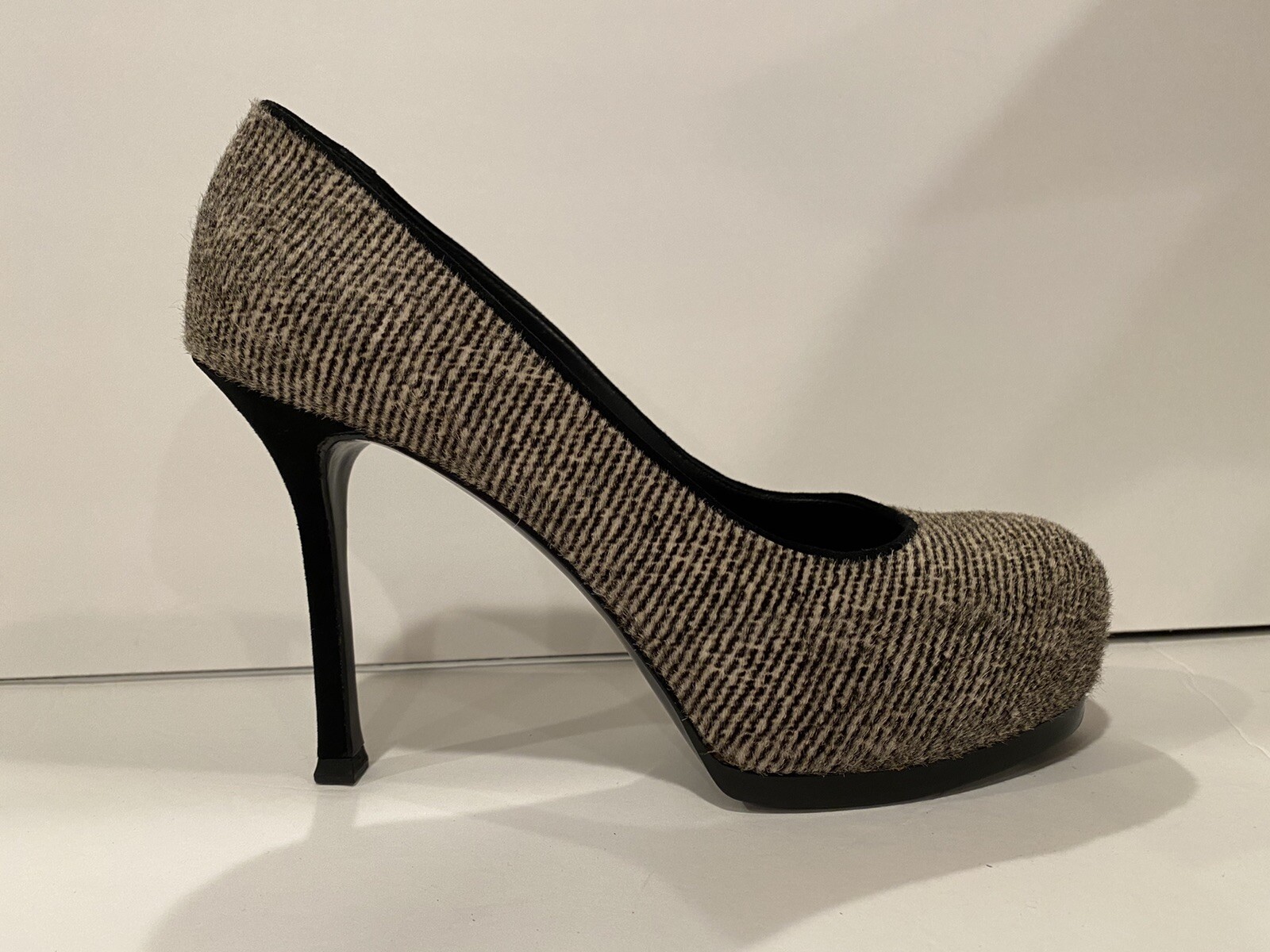 YSL Yves Saint Laurent Tribtoo Pony decolte capelli tacco nero bianco 37 6 5 7 $795