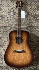 Alvarez Masterworks MDA66SHB Dreadnought Acoustic in Shadowburst w/ Bag, Setup