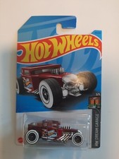 Hot Wheels Bone Shaker Red 60/250 HW Dream Garage 3/5
