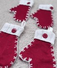 Holiday Decorative Tableware Set includes 4 Flatware Mittens - New w/o Tags — photo 1