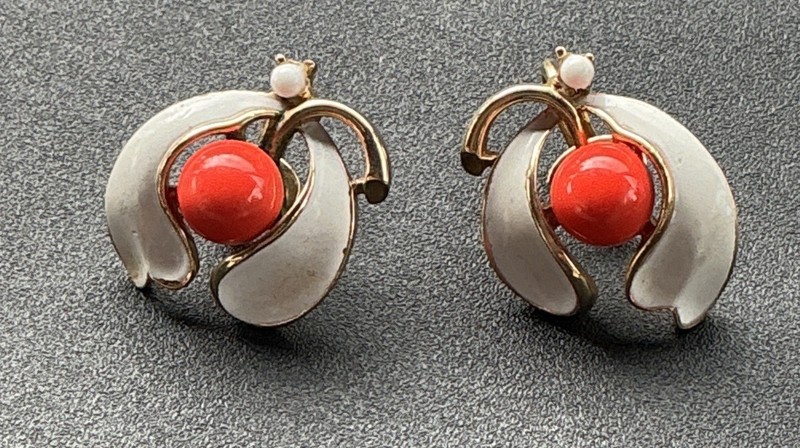 Crown Trifari Clip-On Earrings With Gold-Tone & Red Enamel Accents vintage