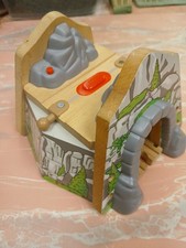 Thomas  Friends Wooden Railway Train Mountain Overpass Tunnel NO SOUND READ