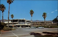 Santa Barbara California Inn woody wagon front entrance unused vintage postcard