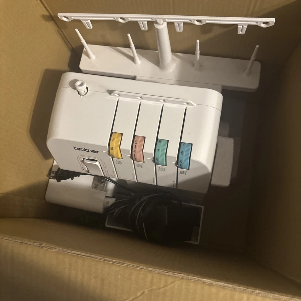 1634DX 3/4 Thread Serger with differential feed - Image 2 of 4