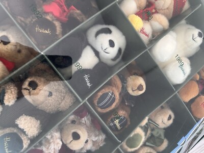 RARE LIMITED EDITION SET OF 15 HARRODS SMALL CHRISTMAS BEARS 1986