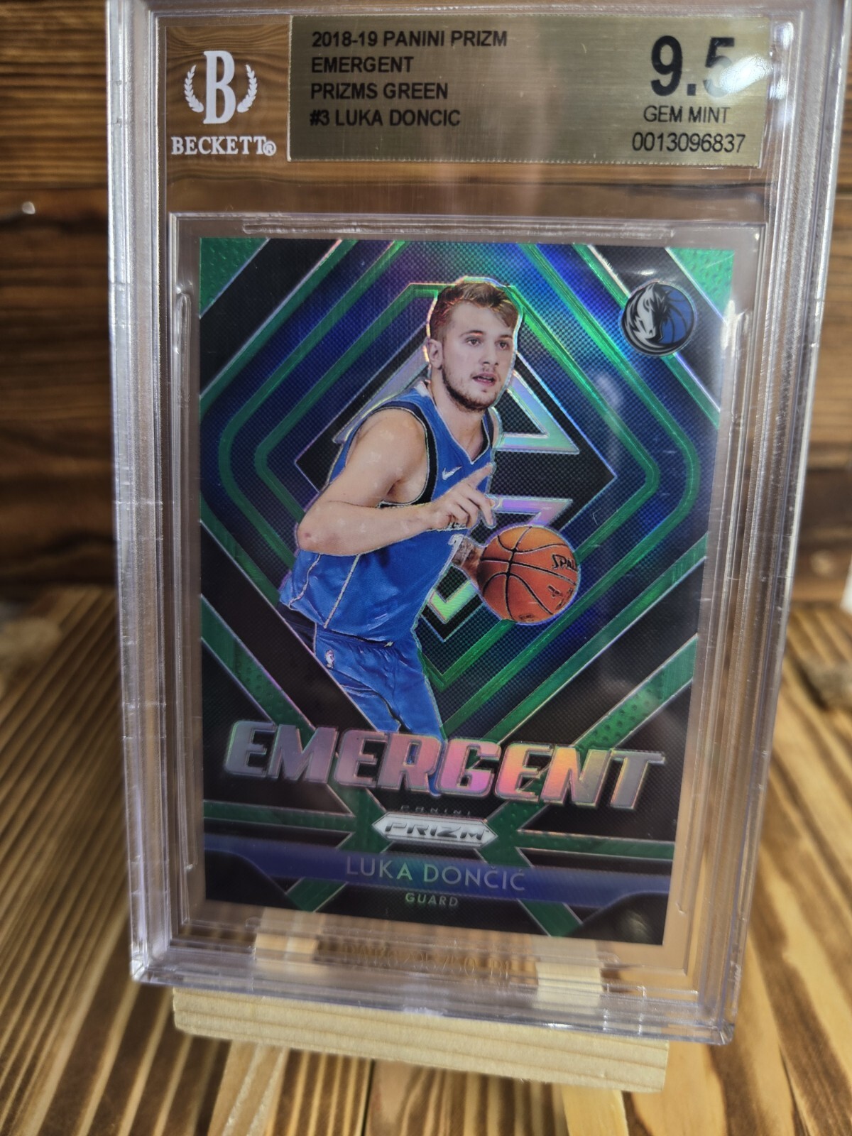 2018 Panini Prizm GREEN Luka Doncic Rookie Emergent BGS 9.5 Gem Mint BECKETT