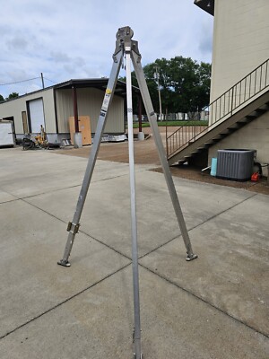 3M DBI-SALA 8000010 9' ALUMINUM CONFINED SPACE ENTRY TRIPOD FALL PROTECTION
