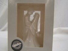 Wilton Stylized Wedding Couple Porcelain Cake Topper 4 5/8" NIB
