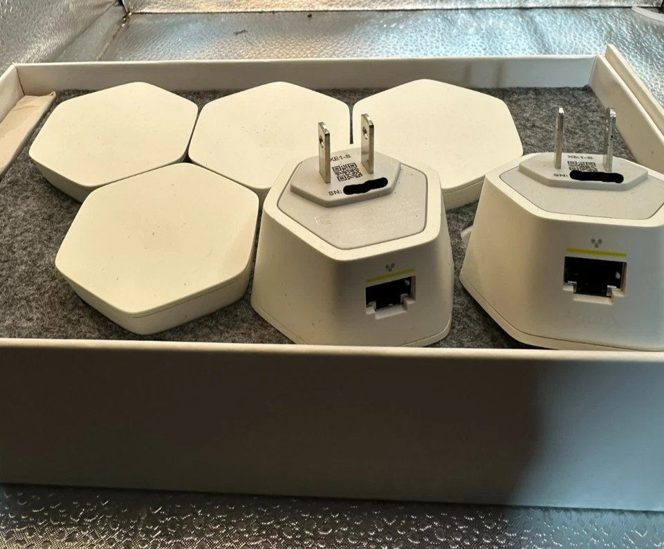 Xfinity xFi WiFi Pods 6 Pack Mesh Network Range Extenders - Image 2 of 4