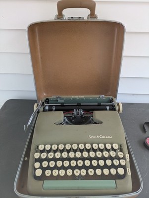 Smith-Corona 5T Silent Super Portable Typewriter Green with Case Made USA Tested